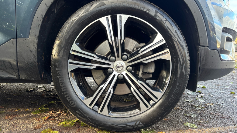 Volvo Xc40 2.0 B4P Inscription Pro 5dr Auto [7 speed] Petrol Estate